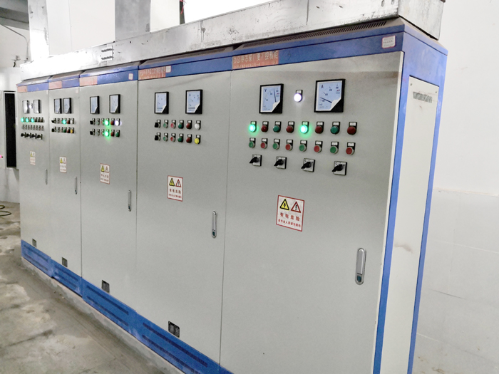 帝斯曼國(guó)際中心商場(chǎng)空調(diào)循環(huán)泵變頻柜